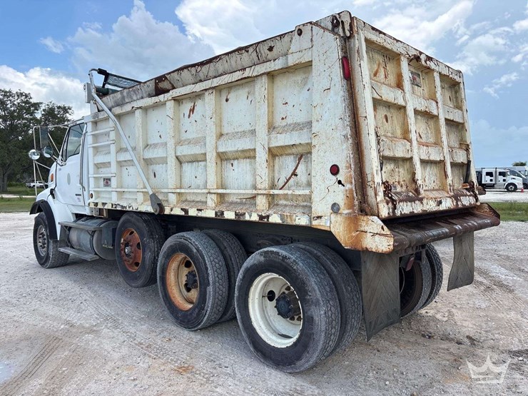 2009-sterling-l9500-image-4