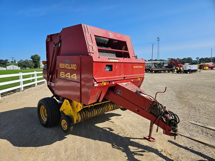 new-holland-644-image-7