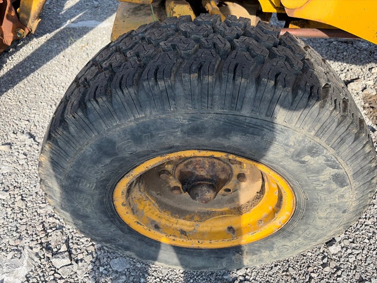 john-deere-302-image-2