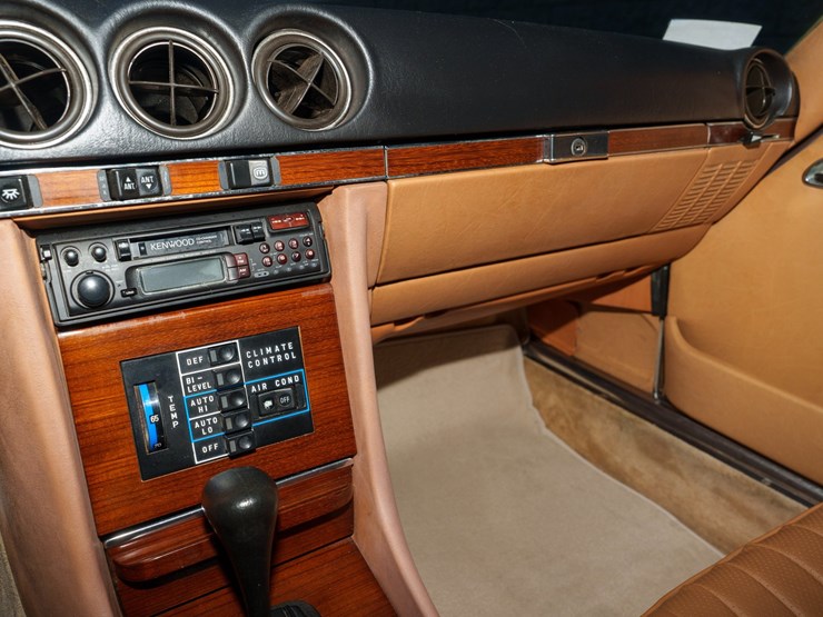 #122-•-offered-at-no-reserve-|-1980-mercedes-benz-450sl-convertible-image-79