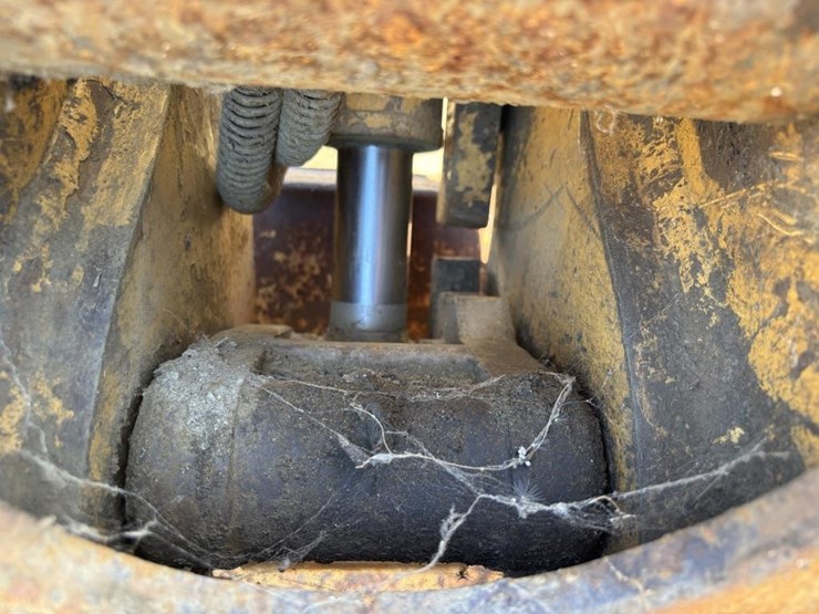 caterpillar-313b-image-11