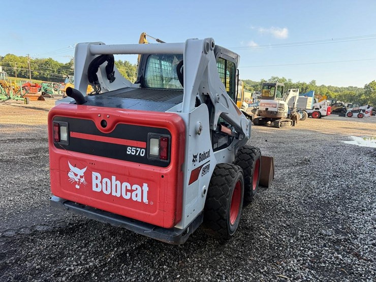 2017-bobcat-s570-image-4