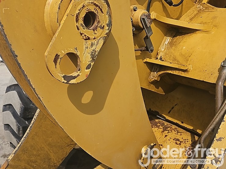 2014-caterpillar-938k-image-17