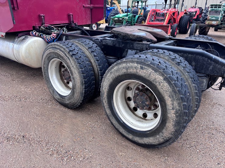 1994-peterbilt-377-image-5