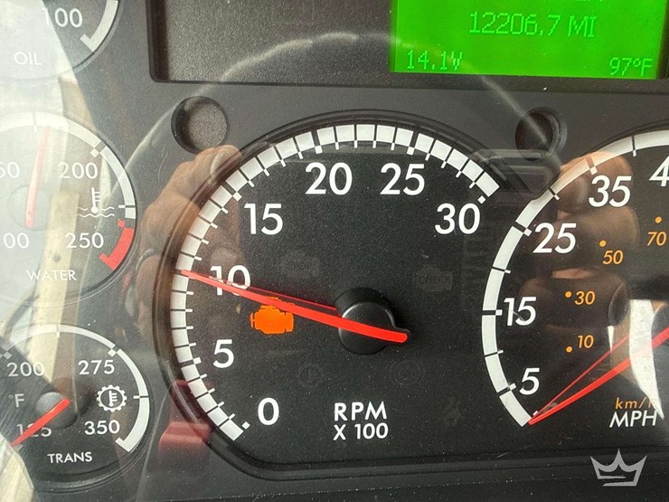 2017-freightliner-m2-106-image-52