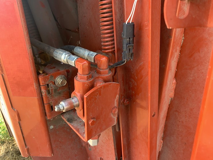 hesston-5156-image-19