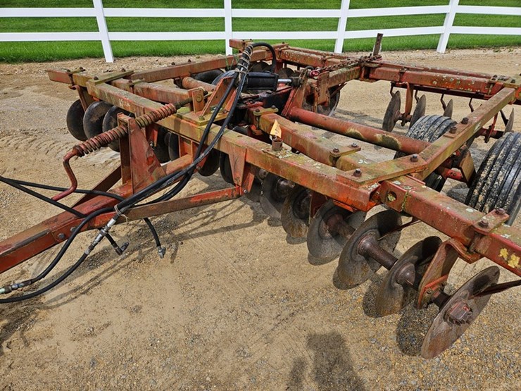 massey-ferguson-620-image-13