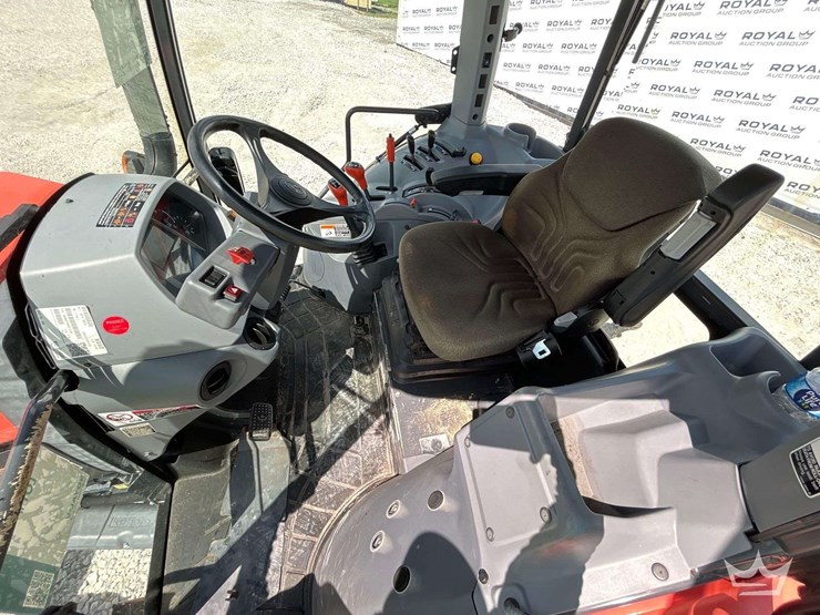 kubota-m5-111f-108hp-agricultural-tractor-image-13