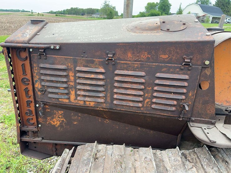 cletrac-25-crawler-image-37