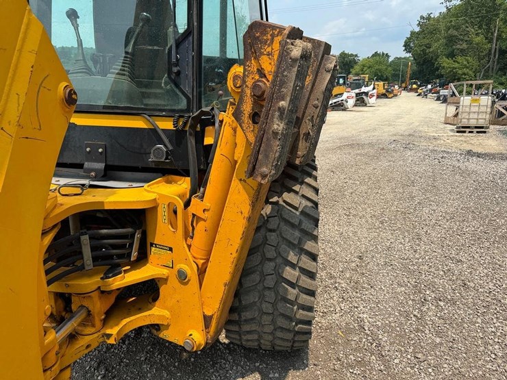 jcb-214e-image-18