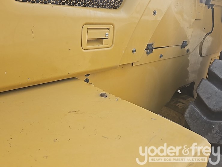 2014-caterpillar-938k-image-26
