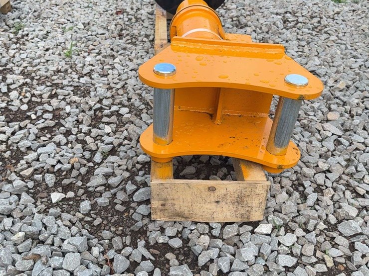 caterpillar-305-image-2