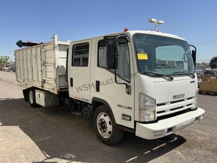 2015-isuzu-npr-image-4