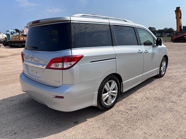 2013-nissan-quest-image-3