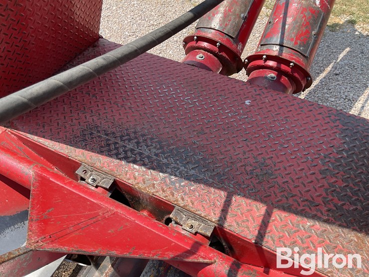 baasch-&-sons-drive-over-auger-image-17