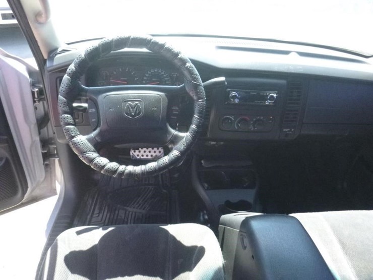 2002-dodge-dakota-image-7