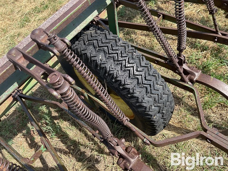 john-deere-field-cultivator-image-16
