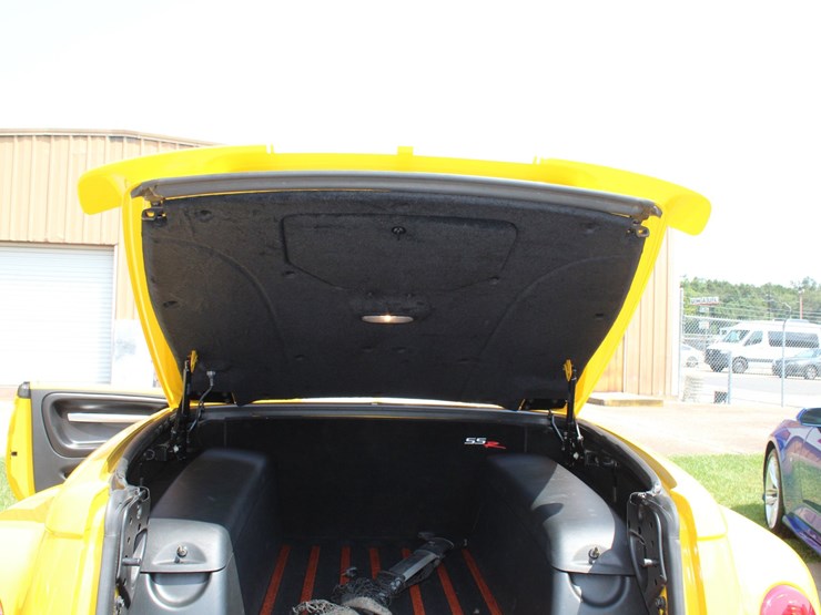 #135-•-offered-at-no-reserve-|-2005-chevrolet-ssr-image-40