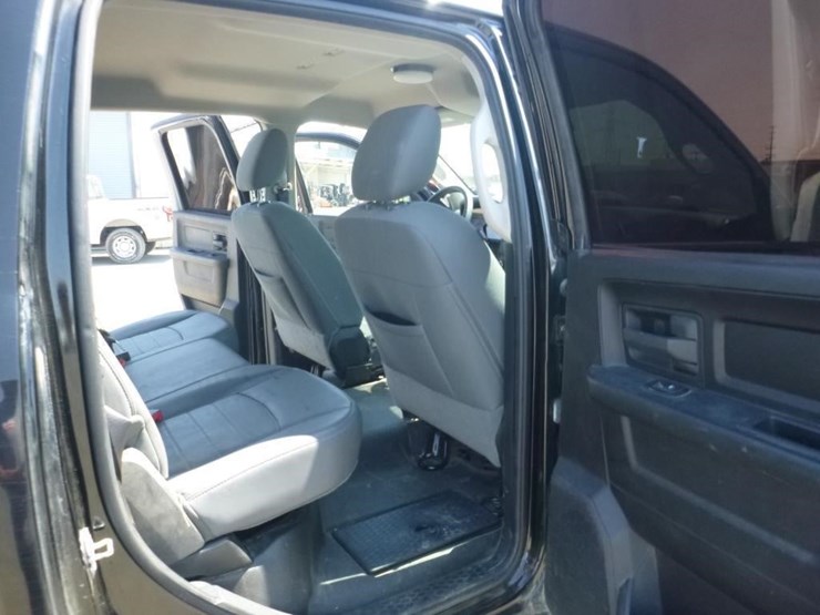 2014-dodge-1500-image-9