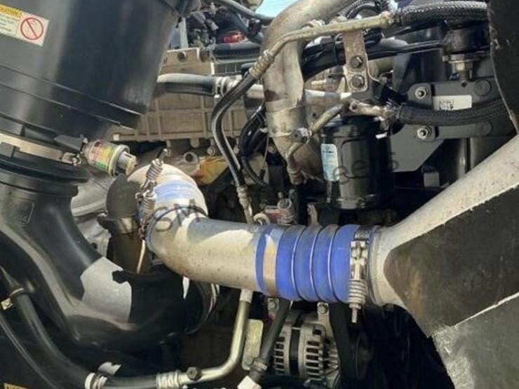 2019-freightliner-114sd-image-22
