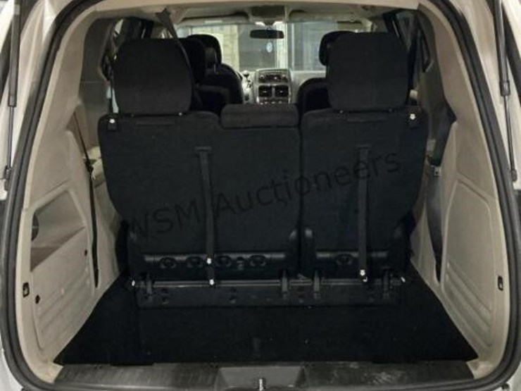 2014-dodge-grand-caravan-image-11