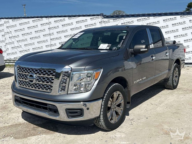 2018-nissan-titan-image-1
