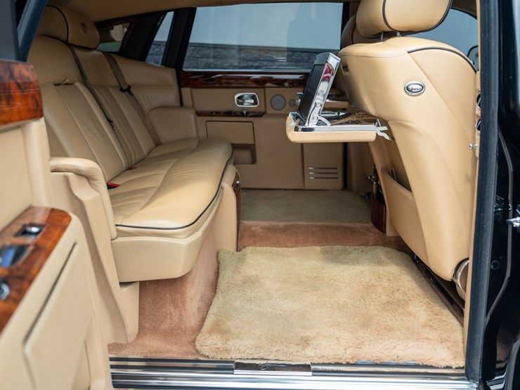 #110-•-2014-rolls-royce-phantom-sedan-image-78