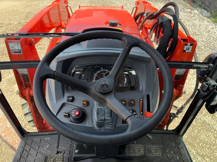 2020-kubota-mx5400-image-21