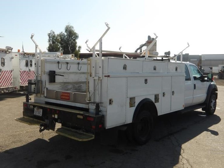 2011-ford-f550-image-3