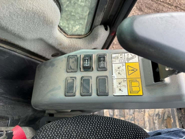 2023-bobcat-e35i-image-32