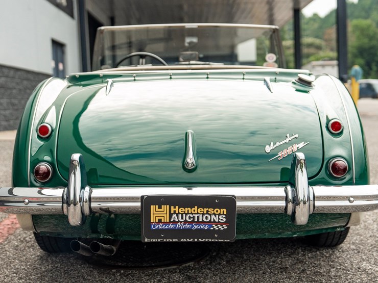 #108-•-offered-at-no-reserve-|-1961-austin-healey-3000-mark-i-image-6