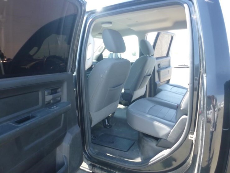 2014-dodge-1500-image-8