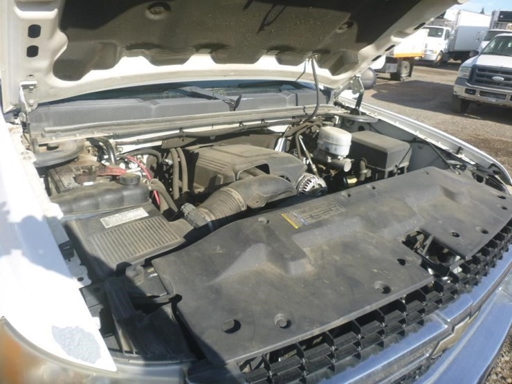 2009-chevrolet-3500hd-image-13