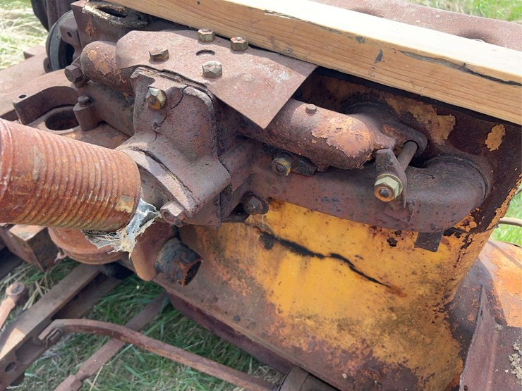 allis-chalmers-u-industrial-parts-tractor-image-37