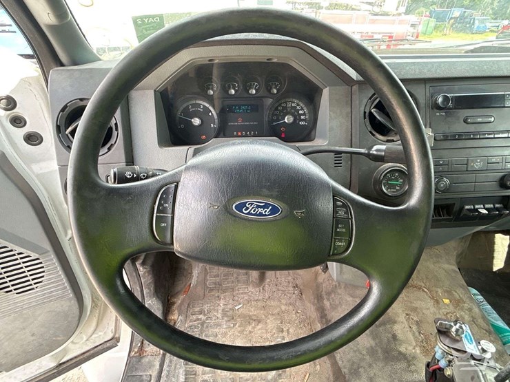 2010-ford-f750-image-18