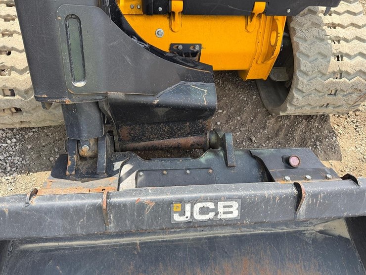2024-jcb-3ts-8t-image-10