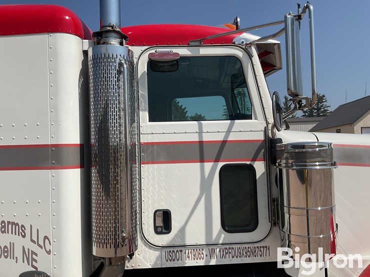 2005-peterbilt-378-image-13