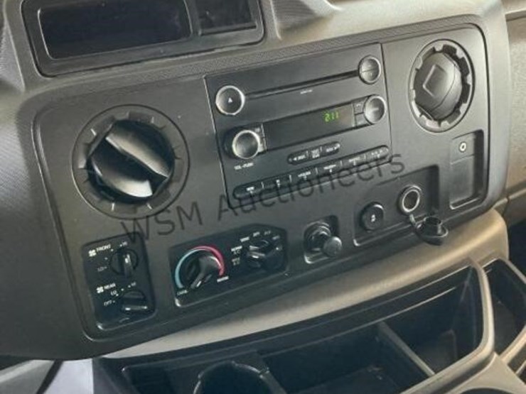 2009-ford-e350-image-21
