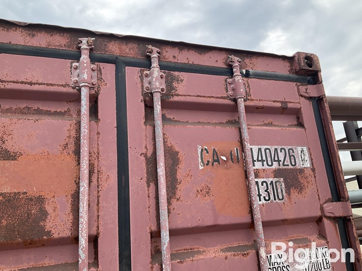 40'-shipping-container-image-18
