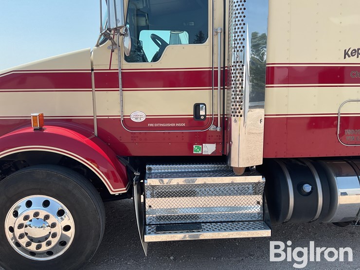 2012-kenworth-t800-image-14
