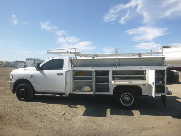 2019-dodge-3500-image-5