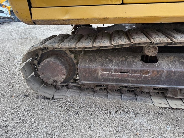 2014-caterpillar-312e-image-12