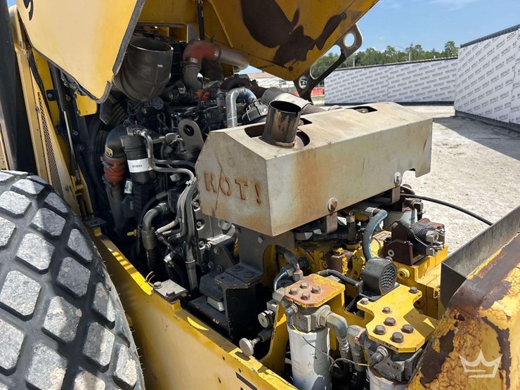 2014-sakai-sv540-vibratory-soil-compactor-image-9