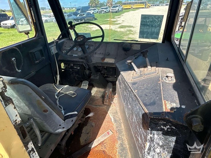 yard-spotter-truck-image-13