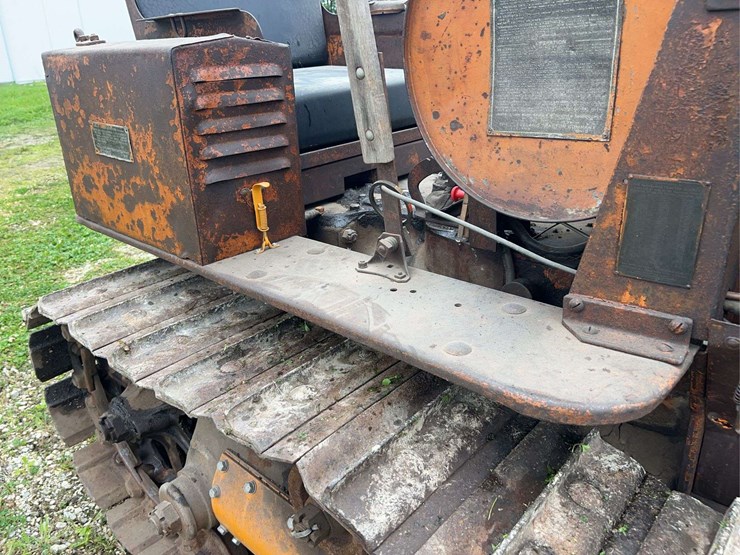 cletrac-25-crawler-image-21