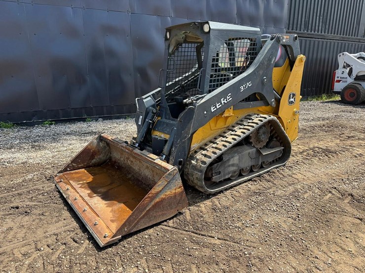 2017-deere-317g-image-2