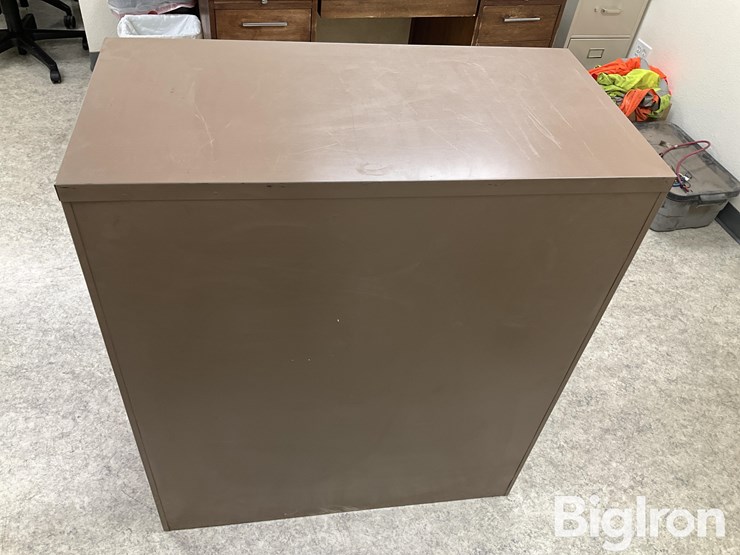 cabinet-w/3-drawers-image-6