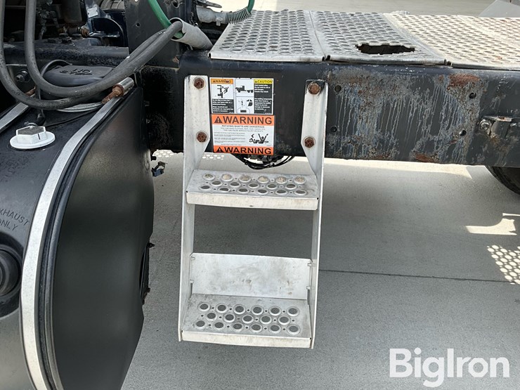 2015-kenworth-t680-image-14