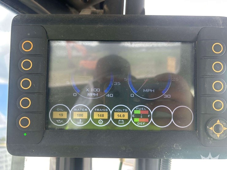 2016-freightliner-m2-106-image-26