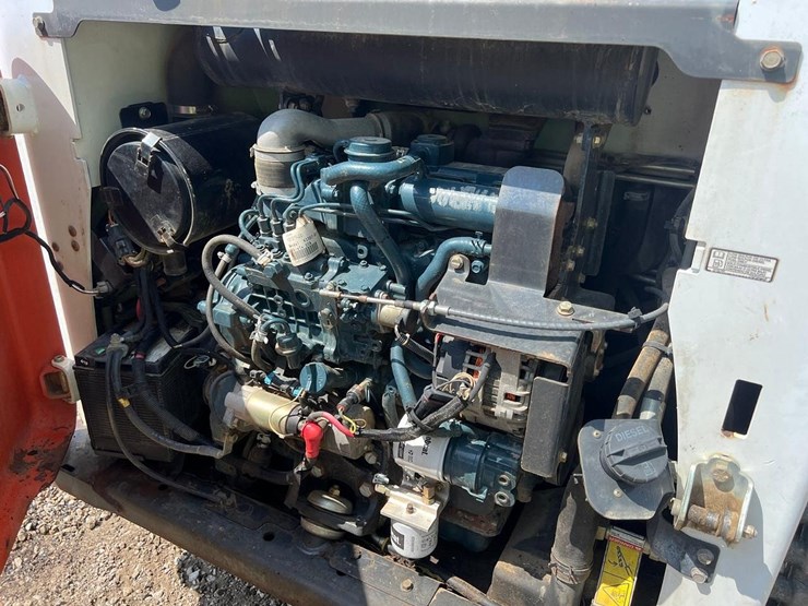 2012-bobcat-t630-image-13